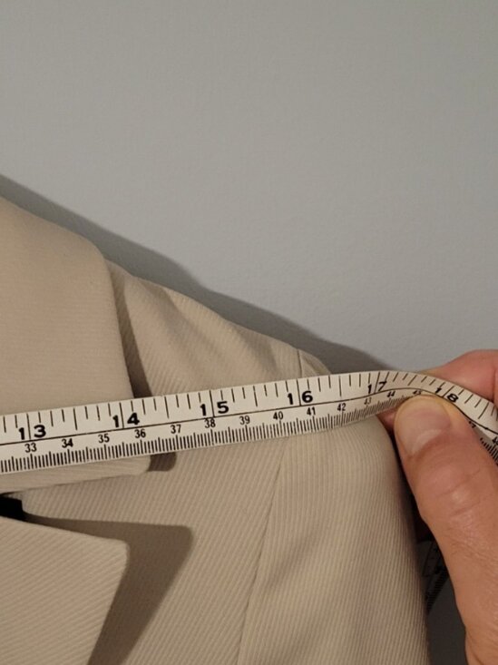 Hugo Boss Trench Coat - Picture 11 of 11